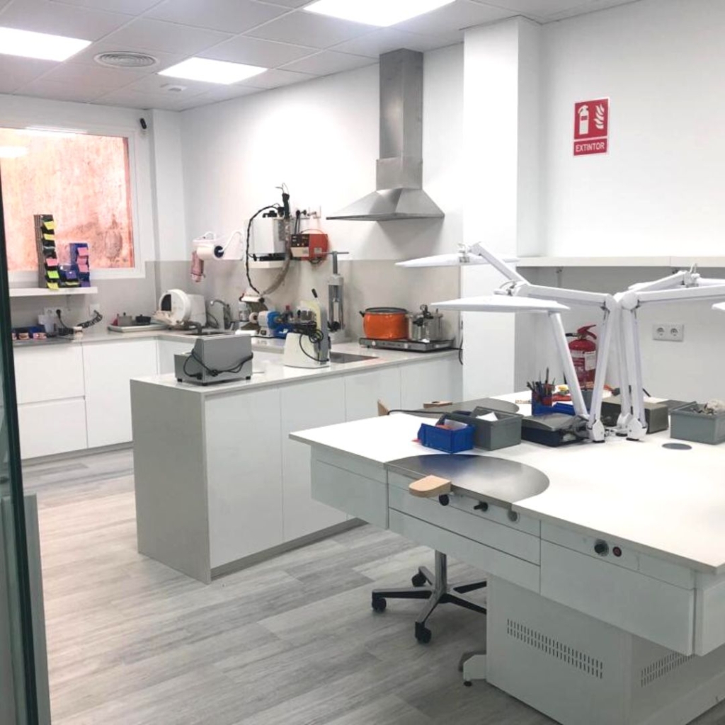 Laboratorio Dental - Instalaciones | Laboratorio Dental Rebeca Giménez